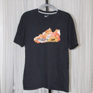 Nike Sneaker Collage Graphic Tee – Black. Sz. L